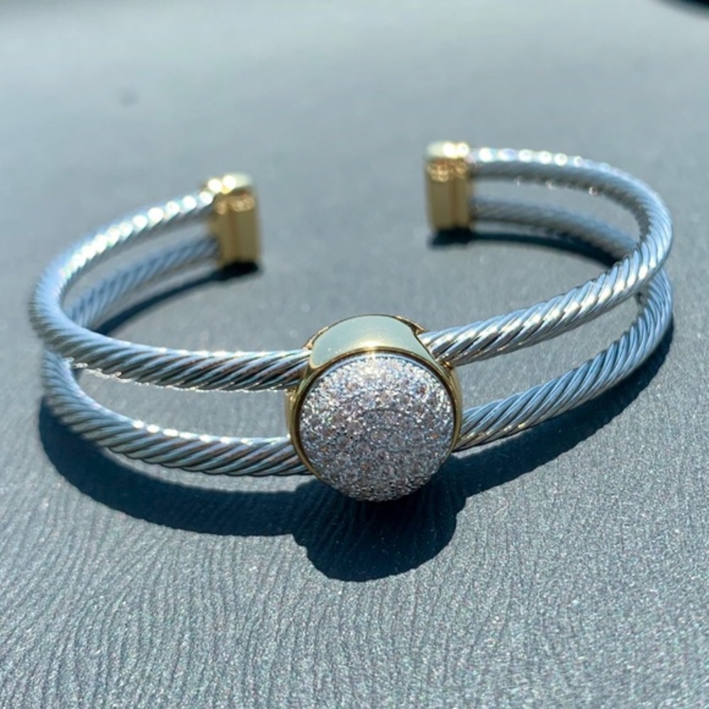 NWOT Double row twisted cuff cable bracelet